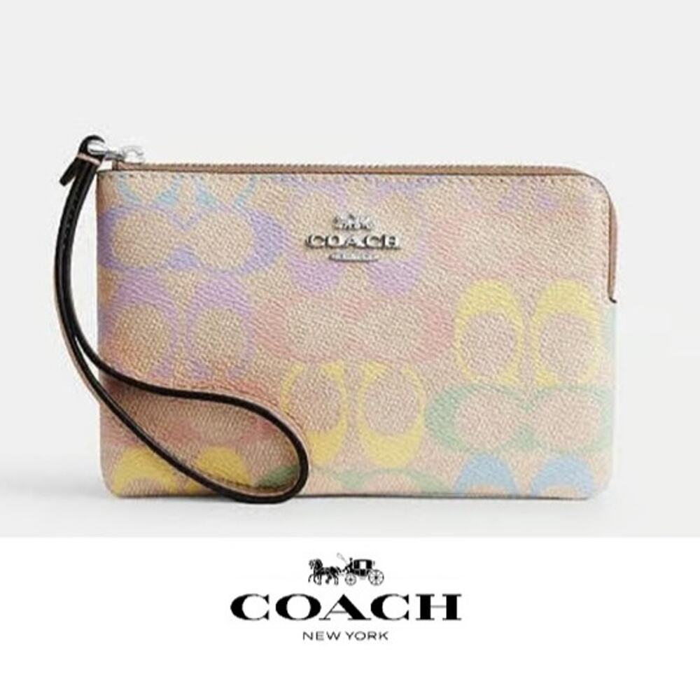 ❤️ Coach Corner Zip Wristlet In Rainbow Signature Canvas